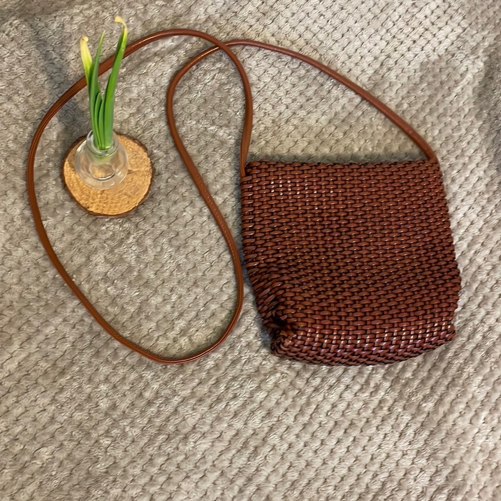 Nine & Co Basket Weave Crossbody